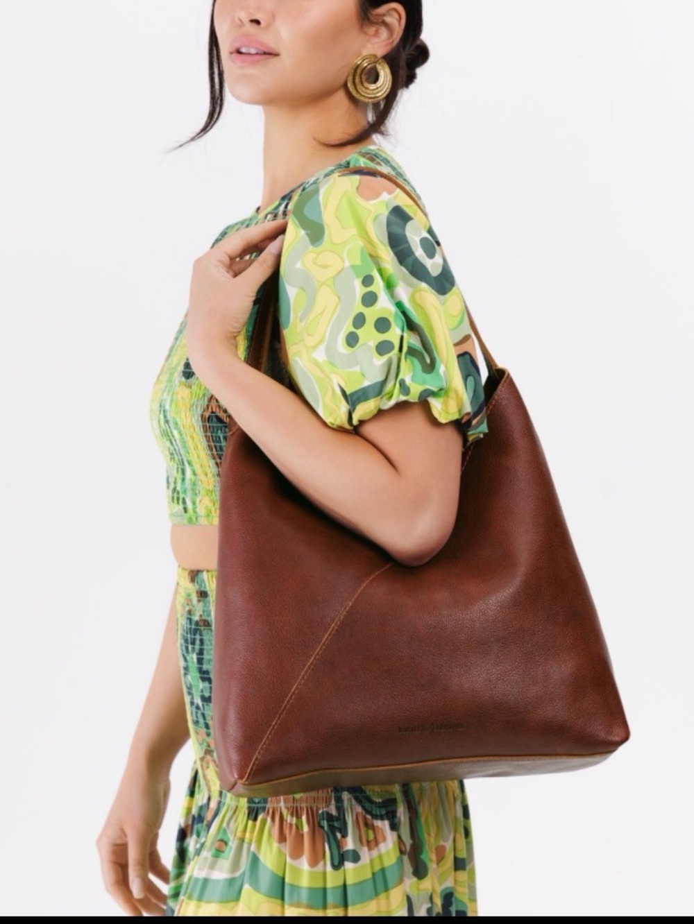Naomi in Nutmeg OS & large canvas organizer! - Picture 4 of 12